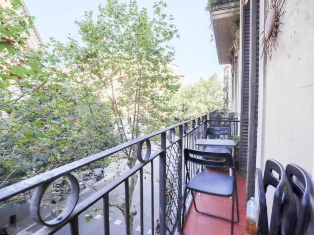 Spacious Aptmt Close To Pl Universidad And Pl Catalunya, 2,5 Bedrooms, Balcony, Heating, Elevator Min 31 Nights Barselona
