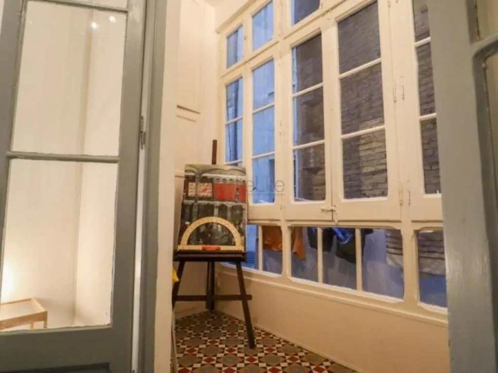 Spacious Aptmt Close To Pl Universidad And Pl Catalunya, 2,5 Bedrooms, Balcony, Heating, Elevator Min 31 Nights Barselona Daire