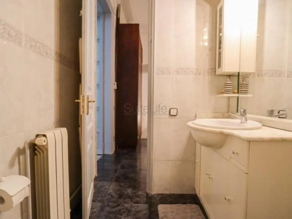 Spacious Aptmt Close To Pl Universidad And Pl Catalunya, 2,5 Bedrooms, Balcony, Heating, Elevator Min 31 Nights Барселона